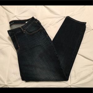 Old Navy Women’s Curvy Mid-Rise Jeans - 16 Short